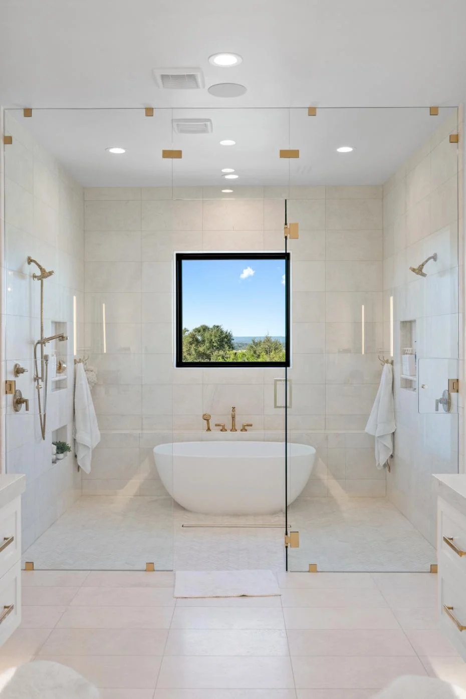 Meadow Beauty A custom home by Modern Homestead in Horseshoe Bay, Texas — photo 8