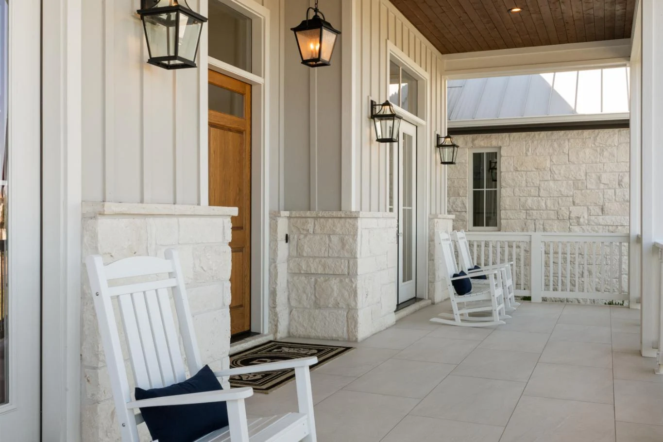 Meadow Beauty B custom home by Modern Homestead in Horseshoe Bay, Texas — photo 4