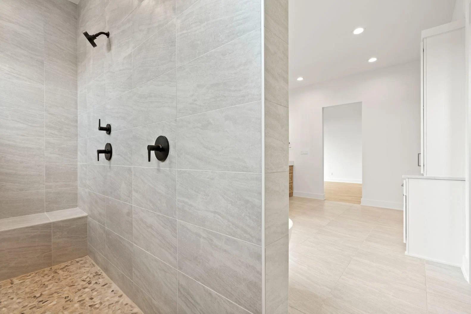 Meadow Beauty C custom home by Modern Homestead in Horseshoe Bay, Texas — photo 57