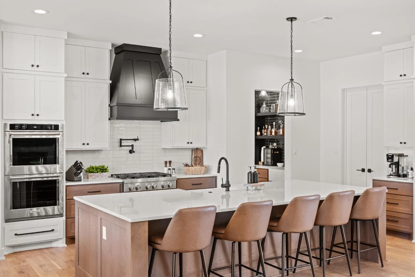Paintbrush custom home by Modern Homestead in Horseshoe Bay, Texas — photo 19